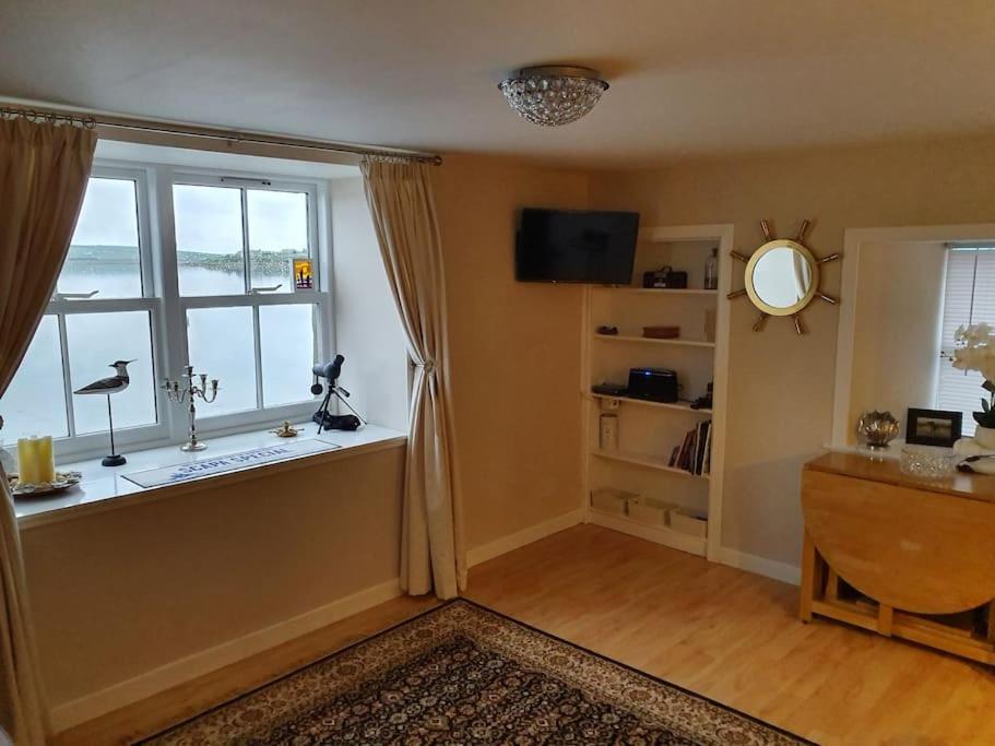 Waterfront Apartment, St Margarets Hope, Orkney Saint Margarets Hope エクステリア 写真